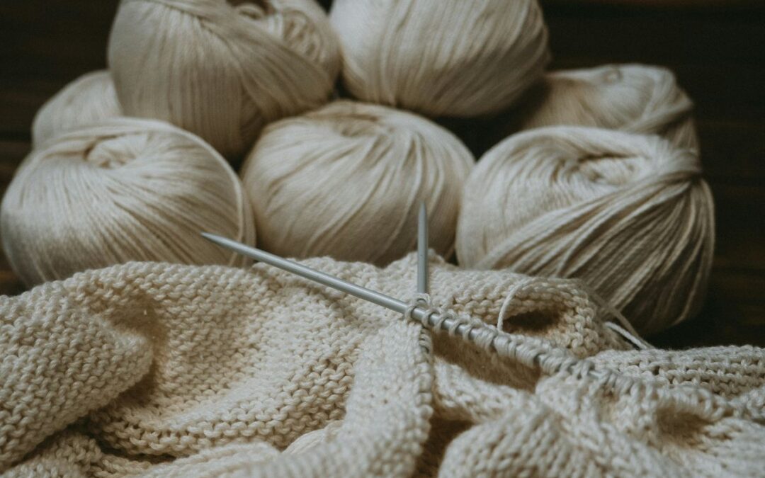 Eine eigene Welt der Pullover: Gestalten Sie Ihr persönliches Meisterwerk.